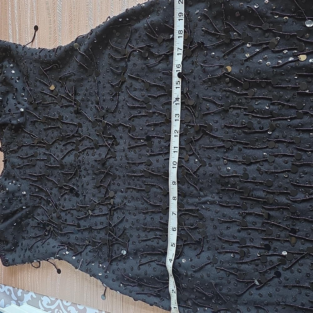 Elegant Black Sequin Midi Dress - Picture 11 of 12